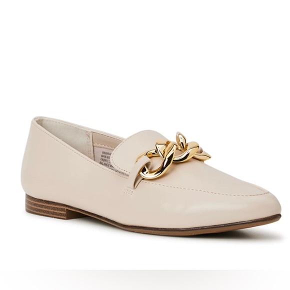 Madden NYC Women's Chain Accent Loafers - Picture 1 of 3